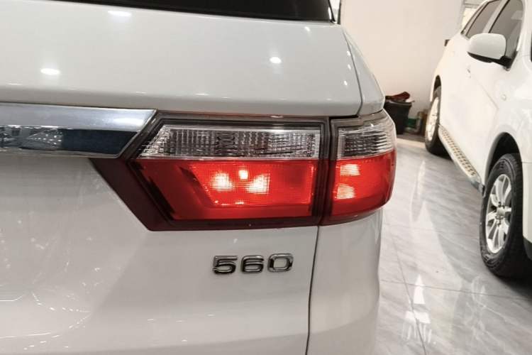 Used Dongfeng Fengon S560 2018 1.8L Manual Urban Model 7 Seats Right Rear Taillight