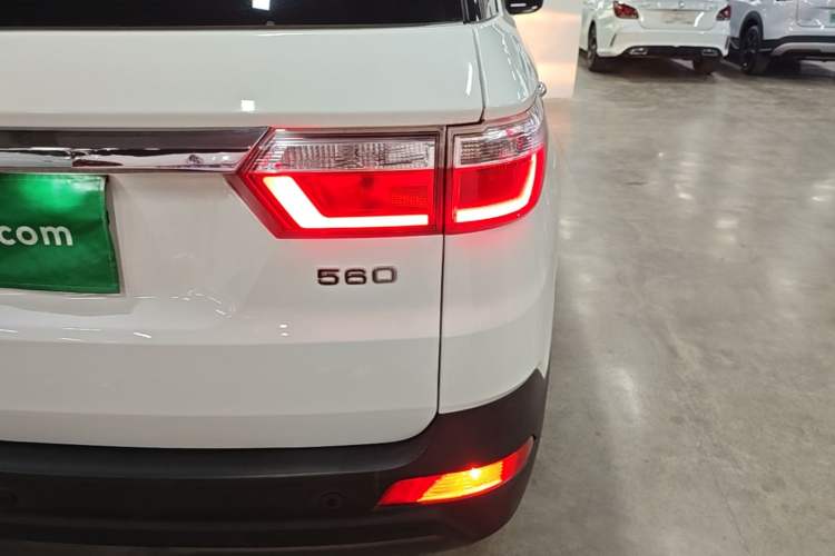 Used Dongfeng Fengon S560 2018 1.8L Manual Comfort 7-Seater Right Rear Taillight