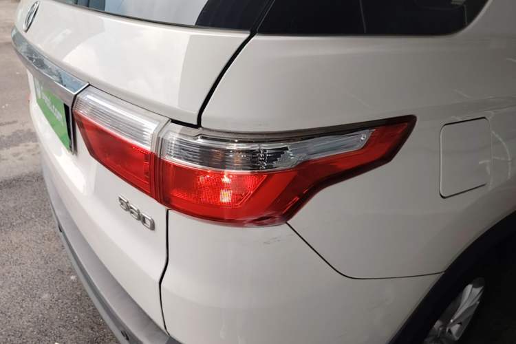 Used Dongfeng Fengon S560 2018 1.8L Manual Urban Model 5 Seats Right Rear Taillight