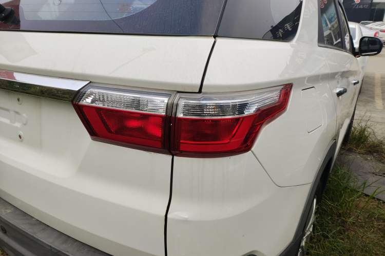 Used Dongfeng Fengon S560 2018 1.8L Manual Urban Model 7 Seats Right Rear Taillight