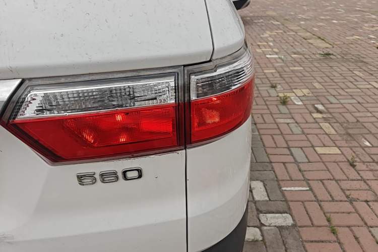 Used Dongfeng Fengon S560 2018 1.8L Manual Urban Model 7 Seats Right Rear Taillight