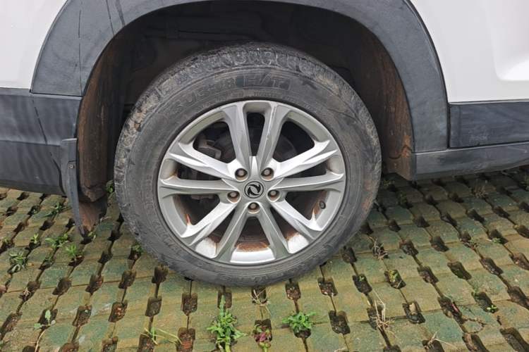 Used Dongfeng Fengon S560 2018 1.8L CVT Elite Model 7 Seats Right Rear Wheel Hub