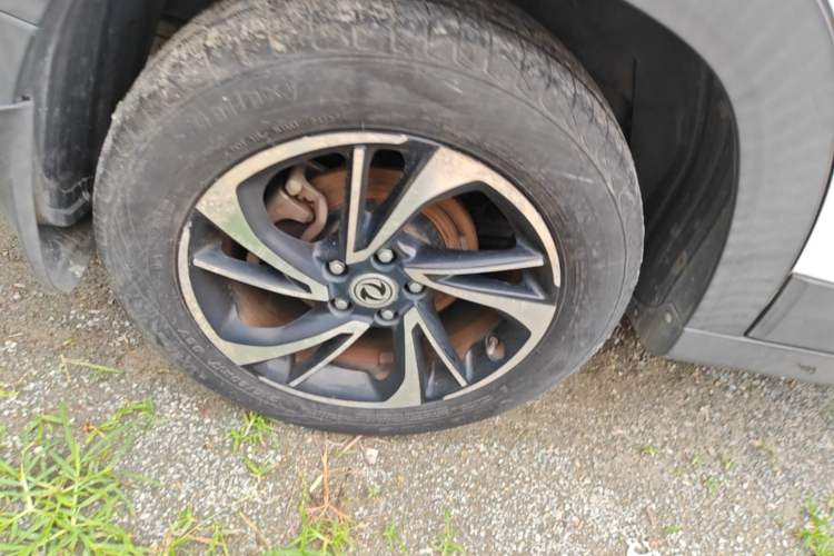 Used Dongfeng Fengon S560 2018 1.8L CVT Smart Connect 7-Seater Right Rear Wheel Hub