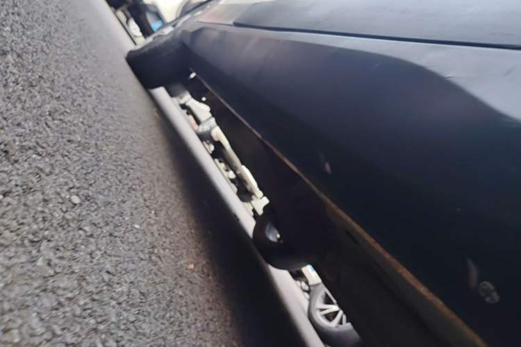 Used Dongfeng Fengon S560 2018 1.8L Manual Comfort 7-Seater Right Side Sill