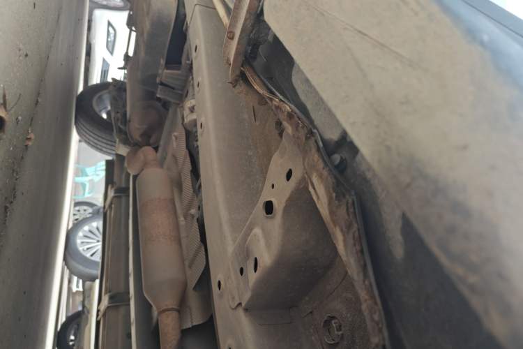 Used Dongfeng Fengon S560 2018 1.8L CVT Elite Model 7 Seats Right Side Sill
