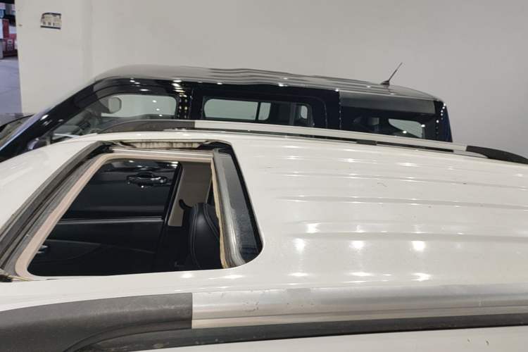 Used Dongfeng Fengon S560 2018 1.8L Manual Comfort 7-Seater Roof