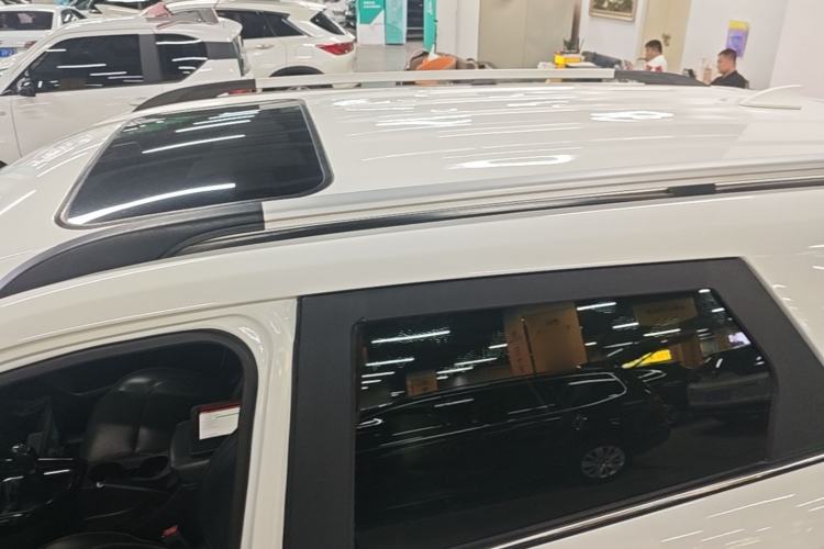 Used Dongfeng Fengon S560 2018 1.8L Manual Comfort 7-Seater Roof