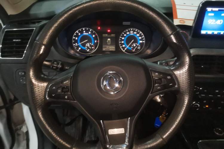 Used Dongfeng Fengon S560 2018 1.8L Manual Urban Model 7 Seats Steering Wheel