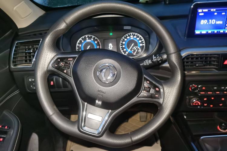 Used Dongfeng Fengon S560 2018 1.8L Manual Comfort 7-Seater Steering Wheel