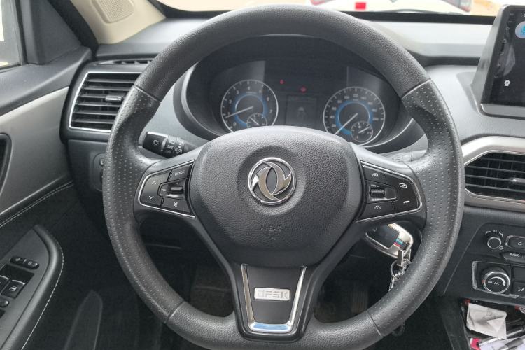 Used Dongfeng Fengon S560 2018 1.8L Manual Urban Model 7 Seats Steering Wheel