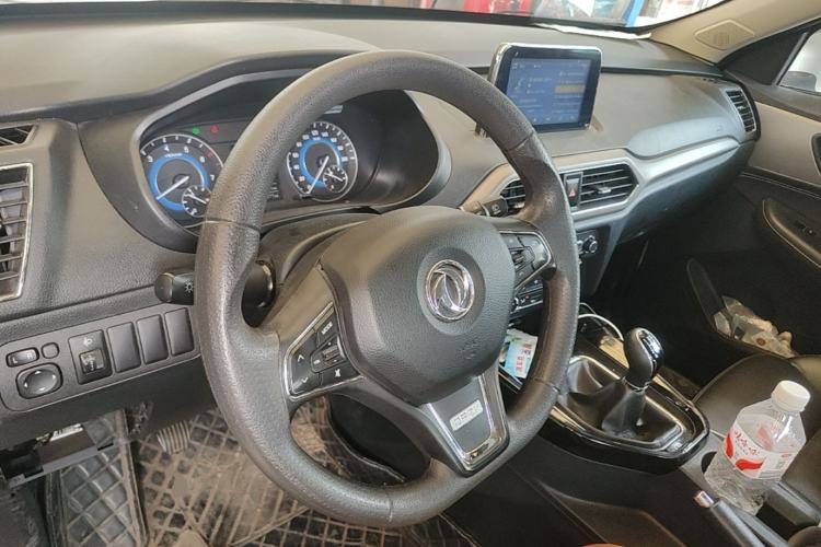 Used Dongfeng Fengon S560 2018 1.8L Manual Urban Model 7 Seats Steering Wheel