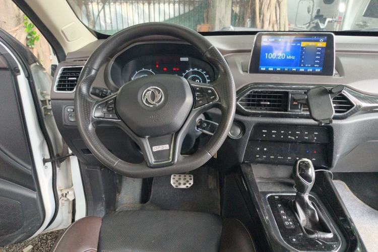 Used Dongfeng Fengon S560 2018 1.8L CVT Comfort Model 7 Seats Steering Wheel