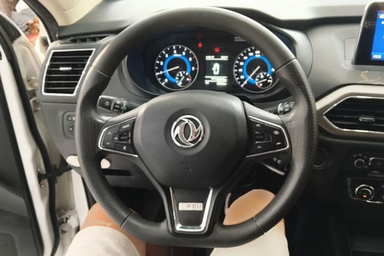 Used Dongfeng Fengon S560 2018 1.8L Manual Urban Model 7 Seats Steering Wheel