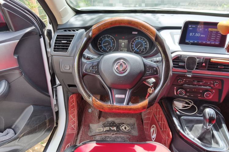 Used Dongfeng Fengon S560 2018 1.8L Manual Urban Model 7 Seats Steering Wheel