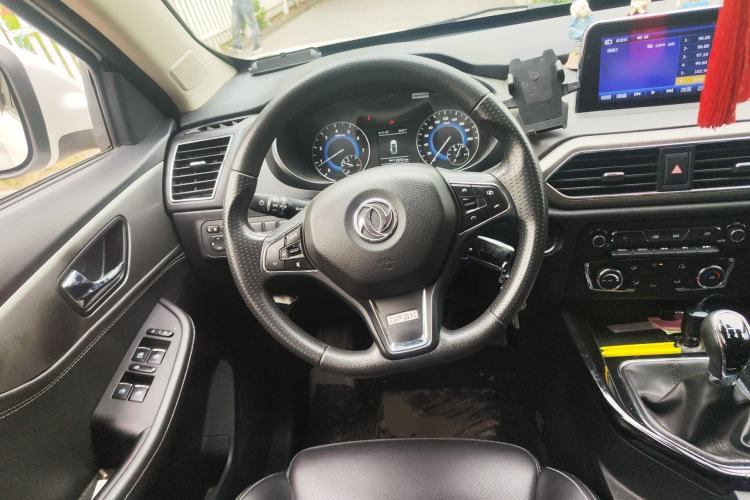Used Dongfeng Fengon S560 2018 1.8L Manual Urban Model 7 Seats Steering Wheel