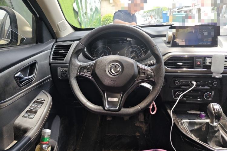Used Dongfeng Fengon S560 2018 1.8L Manual Comfort 7-Seater Steering Wheel