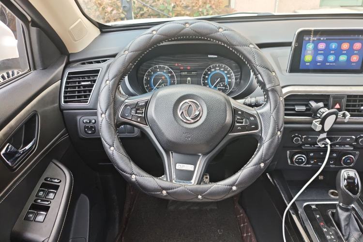 Used Dongfeng Fengon S560 2018 1.8L CVT Urban Model 7 Seats Steering Wheel