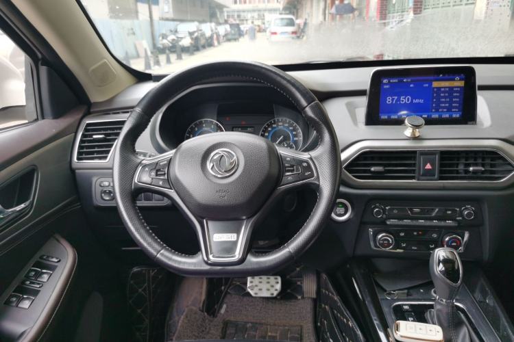 Used Dongfeng Fengon S560 2018 1.8L CVT Smart Connect 7-Seater Steering Wheel