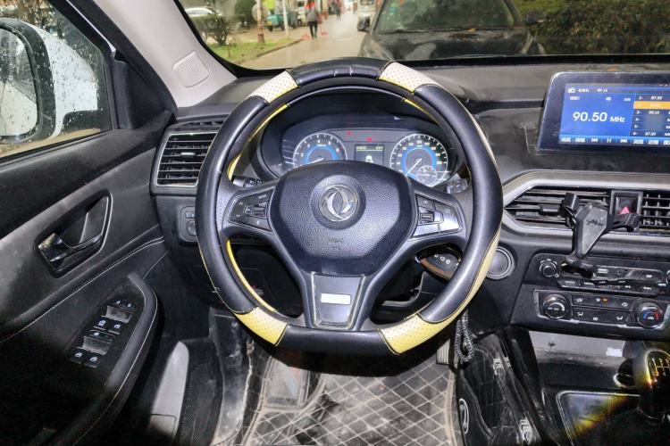 Used Dongfeng Fengon S560 2018 1.8L Manual Comfort 7-Seater Steering Wheel
