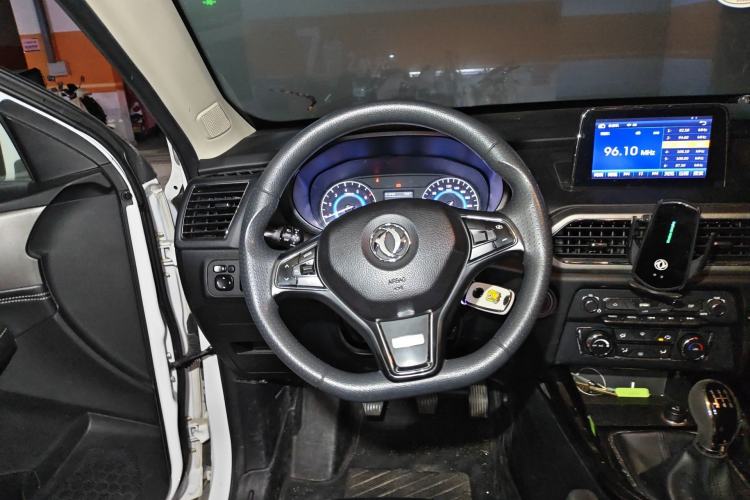 Used Dongfeng Fengon S560 2018 1.8L Manual Comfort 7-Seater Steering Wheel