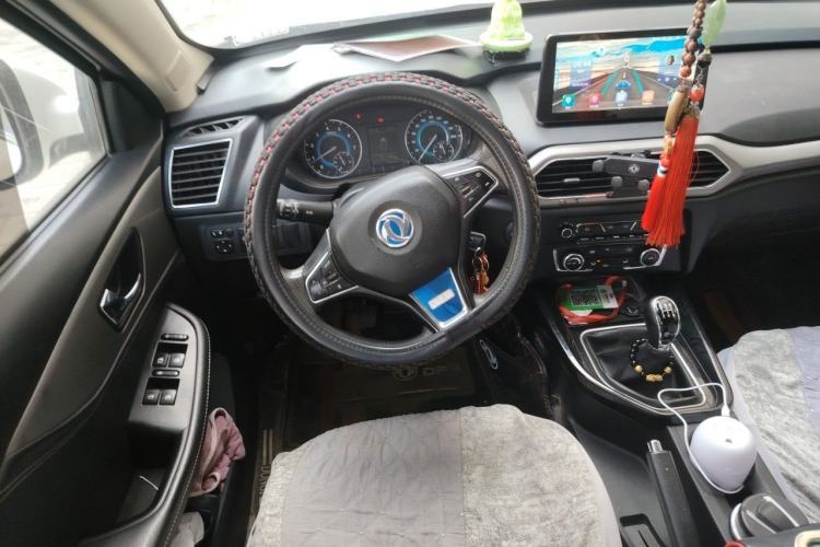 Used Dongfeng Fengon S560 2018 1.8L Manual Urban Model 7 Seats Steering Wheel