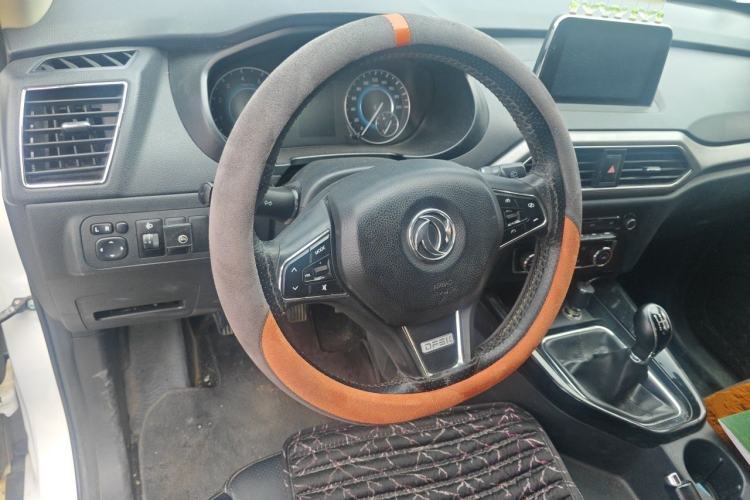 Used Dongfeng Fengon S560 2018 1.8L Manual Urban Model 5 Seats Steering Wheel