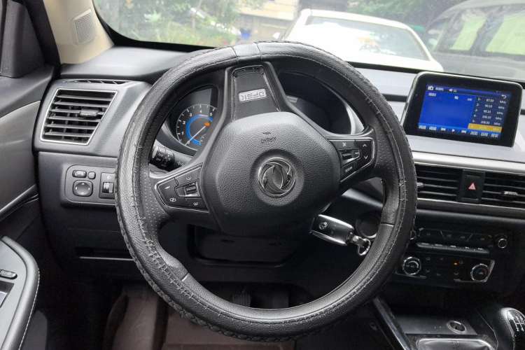Used Dongfeng Fengon S560 2018 1.8L Manual Urban Model 5 Seats Steering Wheel