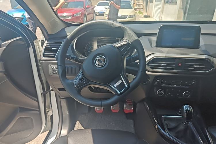 Used Dongfeng Fengon S560 2018 1.8L Manual Comfort 7-Seater Steering Wheel