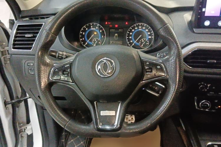 Used Dongfeng Fengon S560 2018 1.8L CVT Elite Model 5 Seats Steering Wheel
