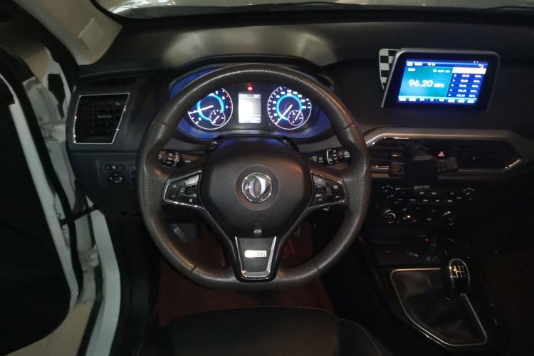 Used Dongfeng Fengon S560 2018 1.8L Manual Urban Model 5 Seats Steering Wheel