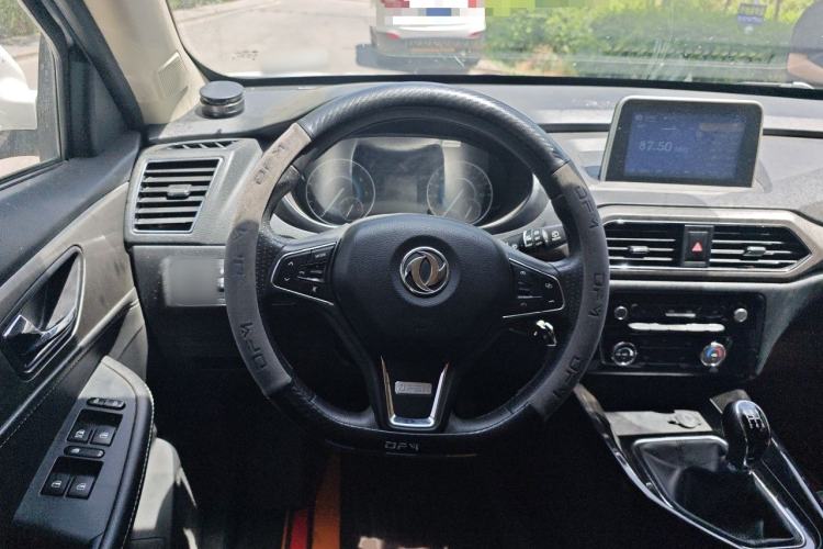 Used Dongfeng Fengon S560 2018 1.8L Manual Urban Model 7 Seats Steering Wheel