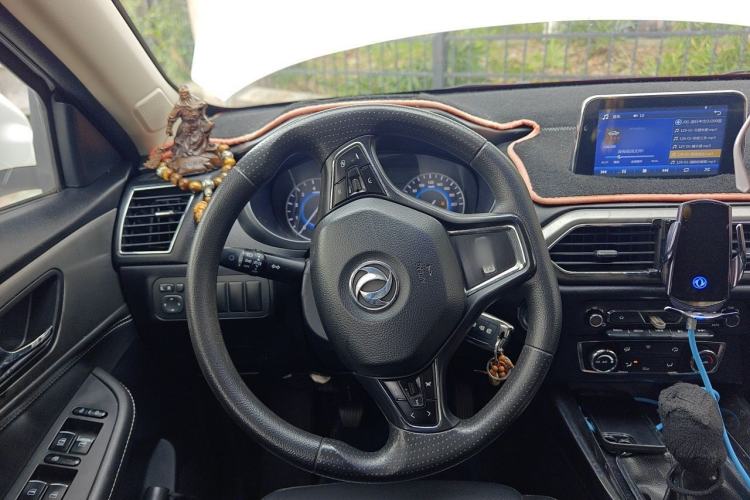 Used Dongfeng Fengon S560 2018 1.8L Manual Urban Model 7 Seats Steering Wheel