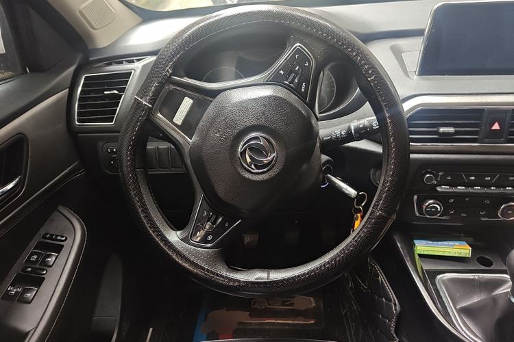 Used Dongfeng Fengon S560 2018 1.8L Manual Elite 7-Seater Steering Wheel