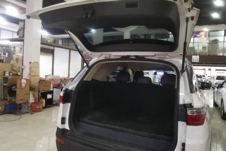 Used Dongfeng Fengon S560 2018 1.8L Manual Urban Model 7 Seats Trunk