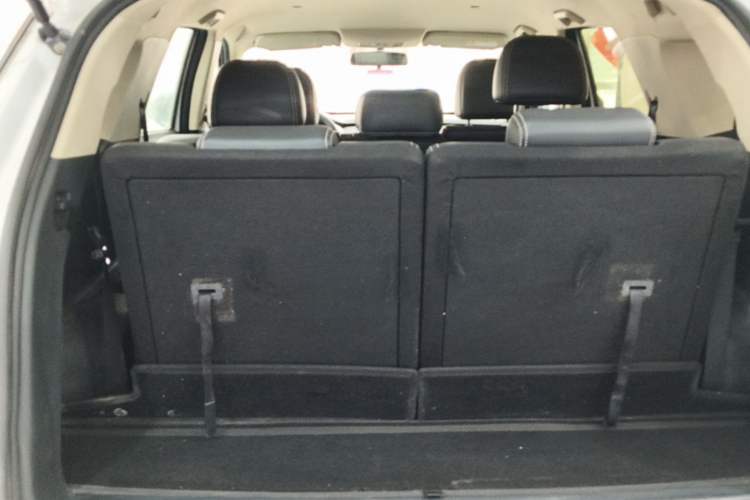 Used Dongfeng Fengon S560 2018 1.8L Manual Urban Model 7 Seats Trunk