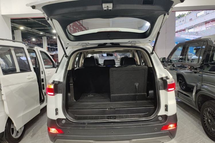 Used Dongfeng Fengon S560 2018 1.8L Manual Comfort 7-Seater Trunk