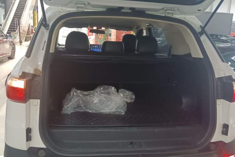 Used Dongfeng Fengon S560 2018 1.8L CVT Elite Model 5 Seats Trunk
