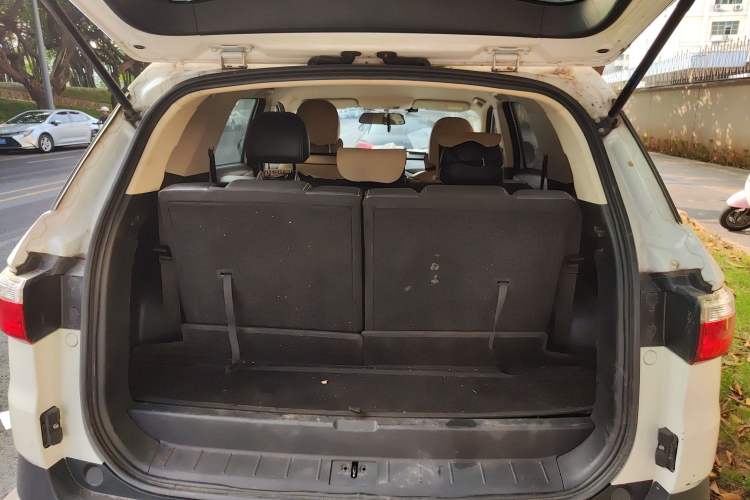 Used Dongfeng Fengon S560 2018 1.8L CVT Elite Model 7 Seats Trunk