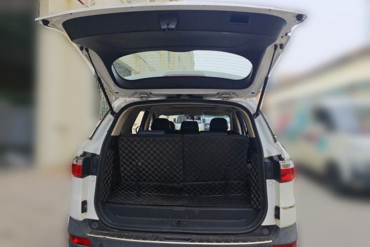 Used Dongfeng Fengon S560 2018 Upgraded Model 1.8L CVT Smart Connect 7-Seater Trunk