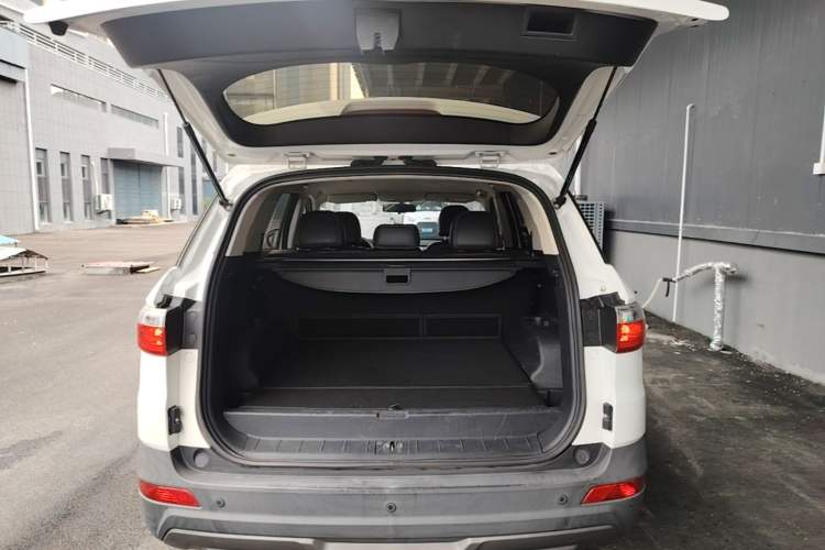 Used Dongfeng Fengon S560 2018 1.8L Manual Urban Model 5 Seats Trunk