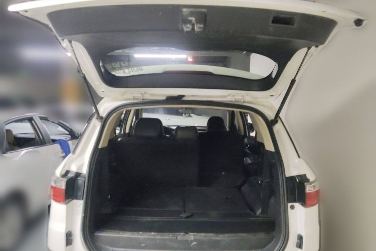 Used Dongfeng Fengon S560 2018 1.8L Manual Elite 7-Seater Trunk
