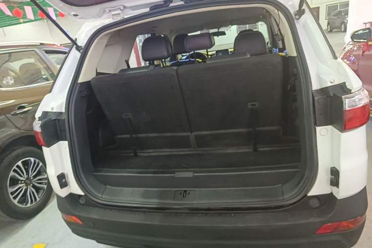Used Dongfeng Fengon S560 2018 1.8L Manual Urban Model 7 Seats Trunk