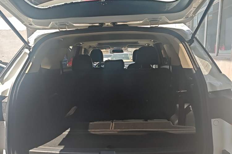 Used Dongfeng Fengon S560 2018 1.8L Manual Comfort 7-Seater Trunk