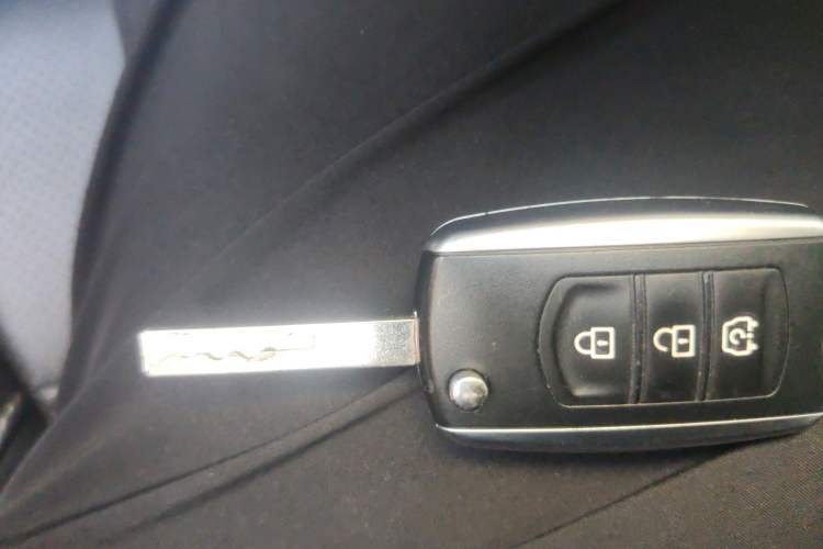 Used Dongfeng Fengon S560 2018 1.8L CVT Elite Model 7 Seats Vehicle Key