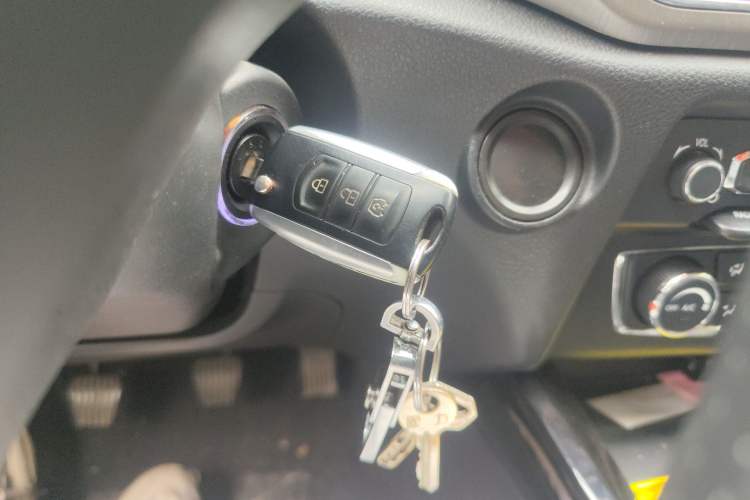Used Dongfeng Fengon S560 2018 1.8L Manual Urban Model 7 Seats Vehicle Key