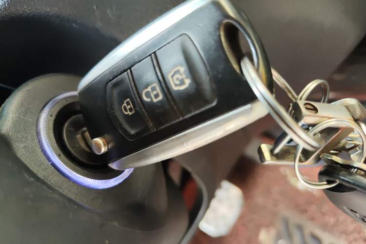 Used Dongfeng Fengon S560 2018 1.8L CVT Elite Model 7 Seats Vehicle Key
