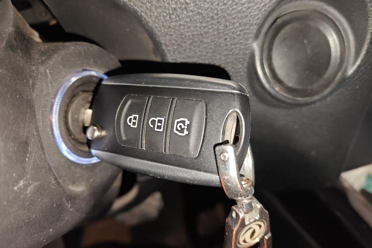 Used Dongfeng Fengon S560 2018 1.8L CVT Urban Model 7 Seats Vehicle Key