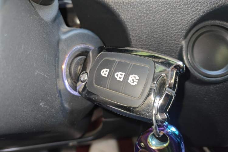 Used Dongfeng Fengon S560 2018 1.8L Manual Urban Model 7 Seats Vehicle Key