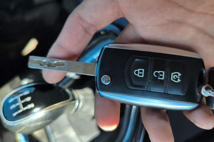 Used Dongfeng Fengon S560 2018 1.8L Manual Comfort 7-Seater Vehicle Key