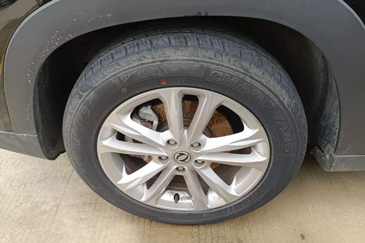 Used Dongfeng Fengon S560 2019 1.8L CVT Elite Model Exterior 4